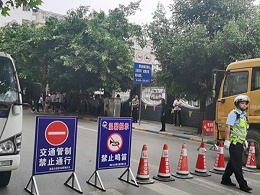 华程路安交通标志牌倾心守护高考学子